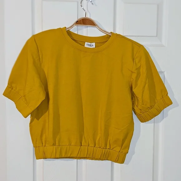Terea by Andrea Pitter Yellow Short Sleeve Top Elastic Slightly Cropped Sz M NWT - Picture 1 of 9